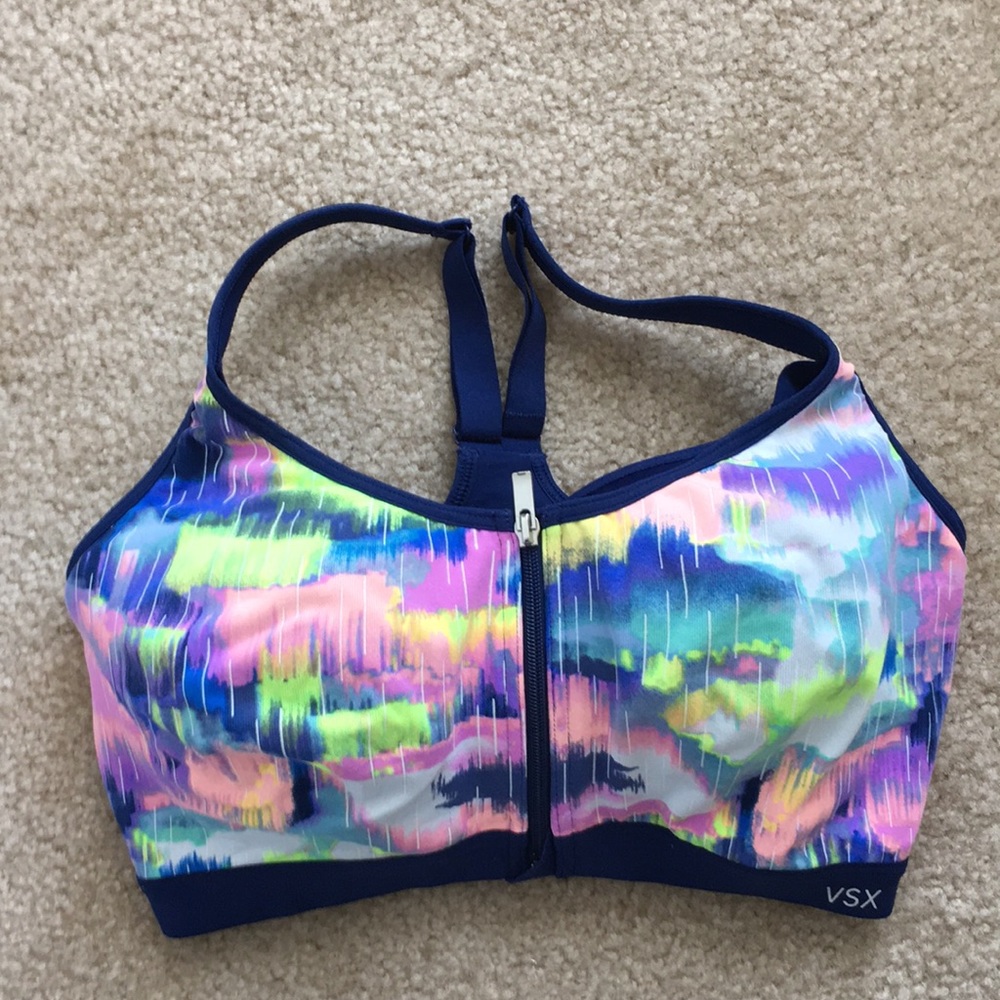 Incredible by Victoria's Secret Front-close Bra